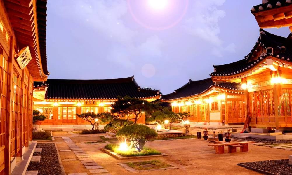 Hwangnamguan Hanok Village Gyeongju Esterno foto
