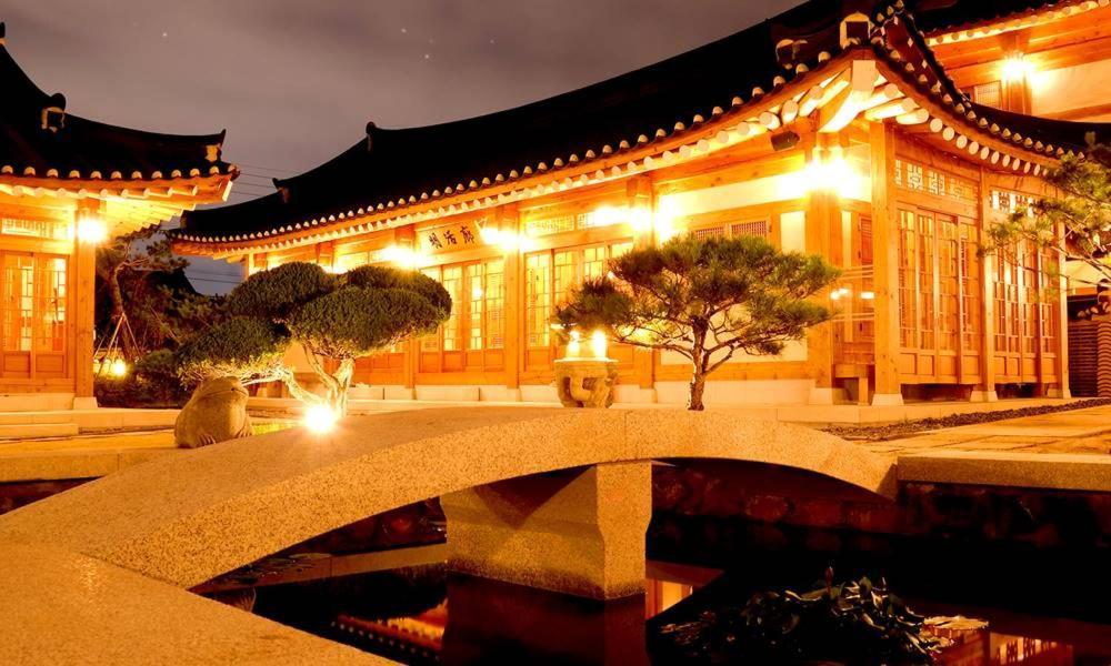 Hwangnamguan Hanok Village Gyeongju Esterno foto