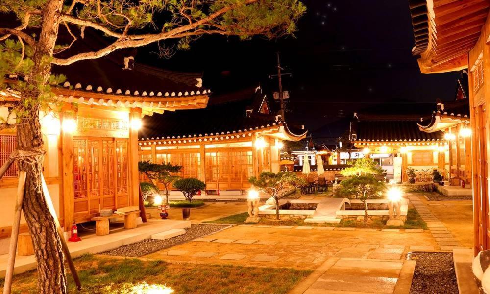 Hwangnamguan Hanok Village Gyeongju Esterno foto